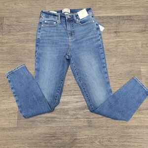 Universal Thread High-Rise Slim Straight Jeans - Medium Blue